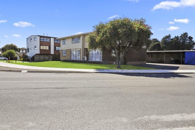 Photo of property in 2/41 Kawaka Street, Mount Maunganui, 3116