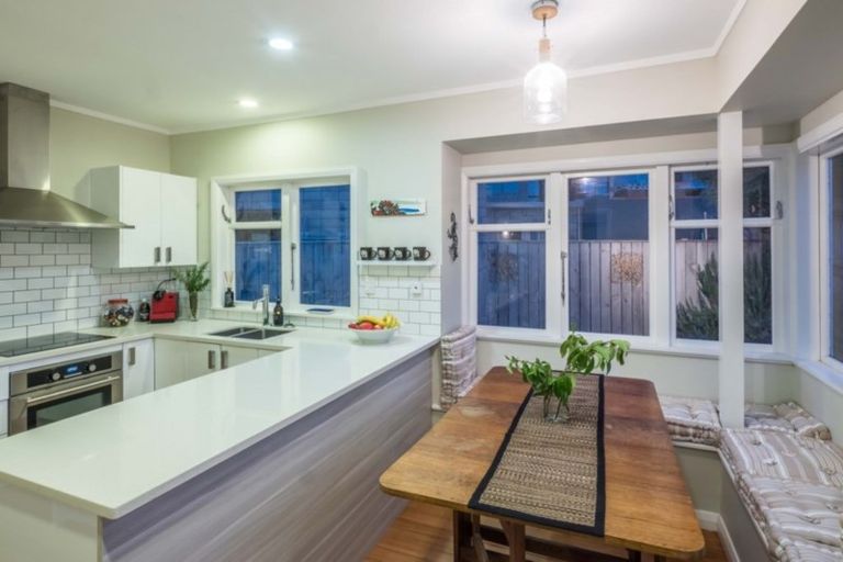 Photo of property in 90 Nicholson Road, Khandallah, Wellington, 6035