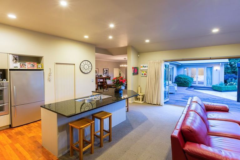 Photo of property in 2 Pastoral Lane, Hokowhitu, Palmerston North, 4410