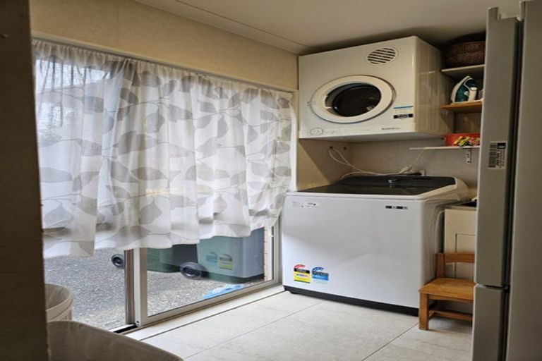 Photo of property in 4 Oswald Close, Flat Bush, Auckland, 2016