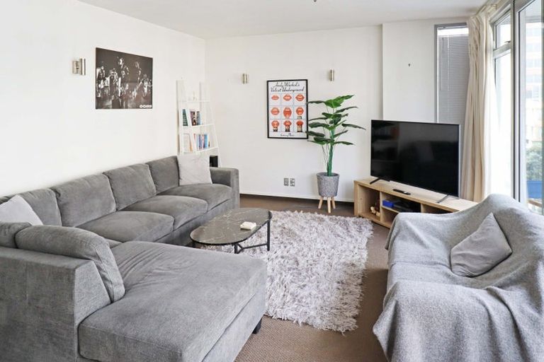 Photo of property in Montreaux Apartments, 4c/164 The Terrace, Wellington Central, Wellington, 6011
