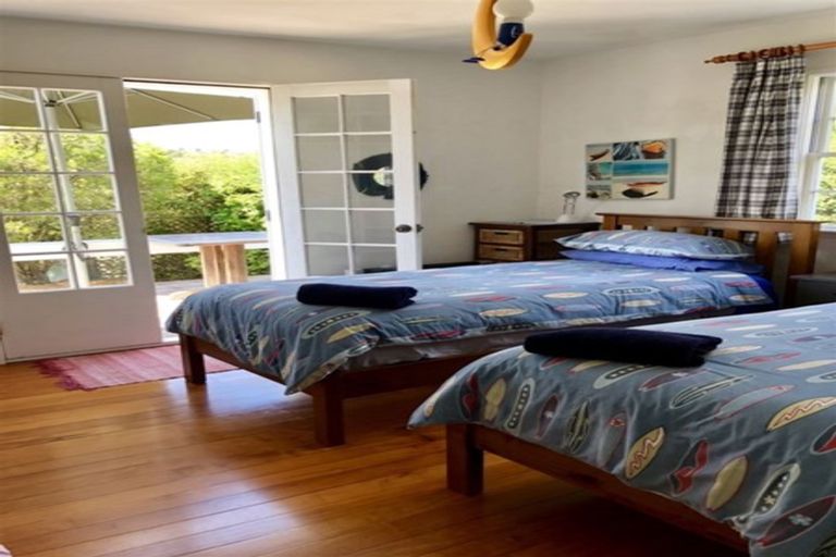 Photo of property in 12 Brind Road, Russell, 0202