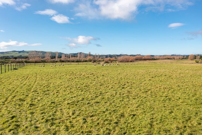 Photo of property in 64b Opaki Kaiparoro Road, Opaki, 5871