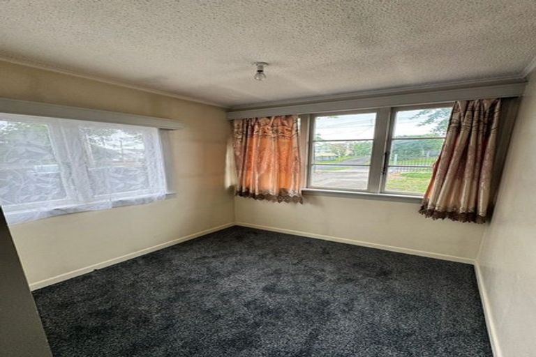 Photo of property in 109 Woodglen Road, Glen Eden, Auckland, 0602