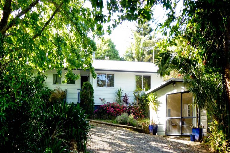 Photo of property in 68 Kemp Road, Kerikeri, 0230
