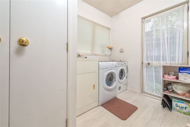 Photo of property in 2/5 Juvena Place, Clover Park, Auckland, 2019