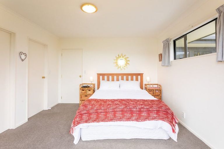 Photo of property in 28 Nyhane Drive, Ligar Bay, Takaka, 7183