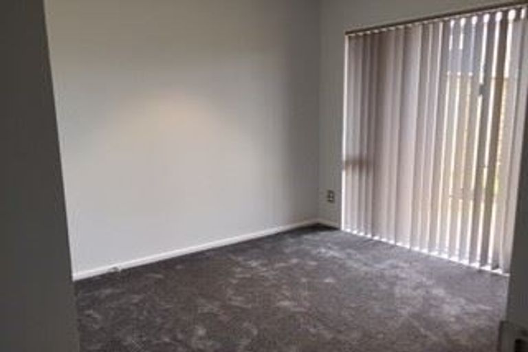 Photo of property in 101 Bordeaux Parade, Te Atatu South, Auckland, 0610