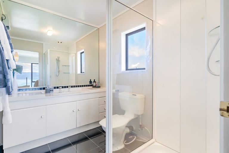 Photo of property in 42 Gurkha Crescent, Khandallah, Wellington, 6035