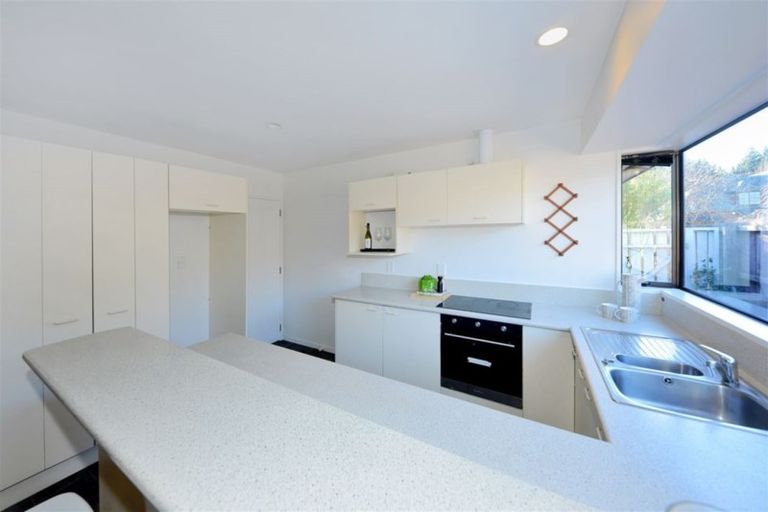 Photo of property in 10 Millcroft Place, Parklands, Christchurch, 8083