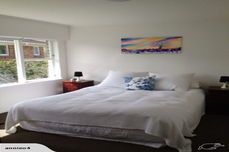 Photo of property in 1/4 Margaret Place, Milford, Auckland, 0620