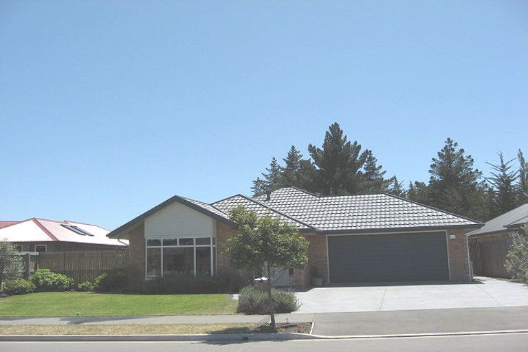 Photo of property in 29 Ruahine Place, Parklands, Christchurch, 8083