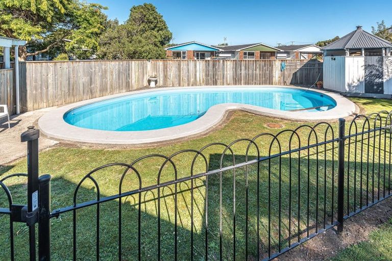 Photo of property in 9 Great North Road, Saint Johns Hill, Whanganui, 4501