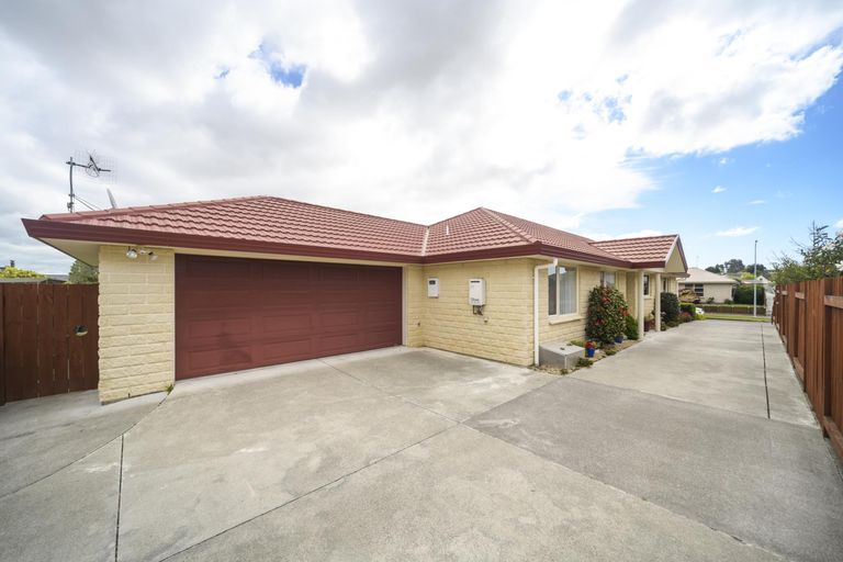 Photo of property in 22 Meridian Grove, Kelvin Grove, Palmerston North, 4414