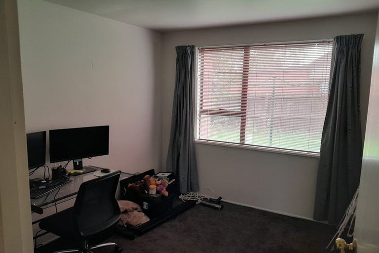 Photo of property in 4 Farm Lane, Parklands, Christchurch, 8083