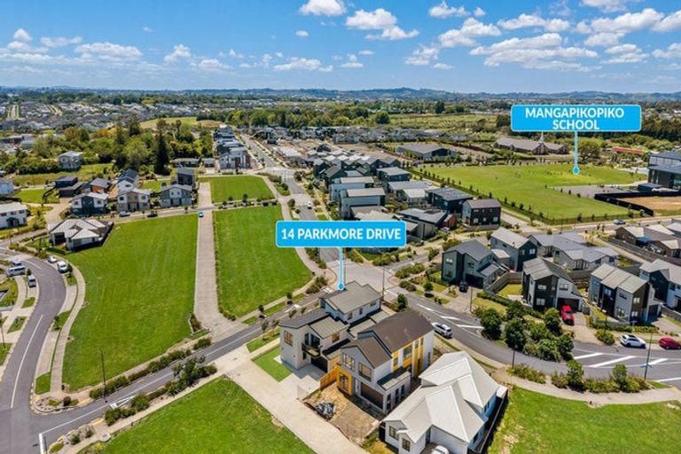 Photo of property in 14 Parkmore Drive, Rosehill, Papakura, 2113