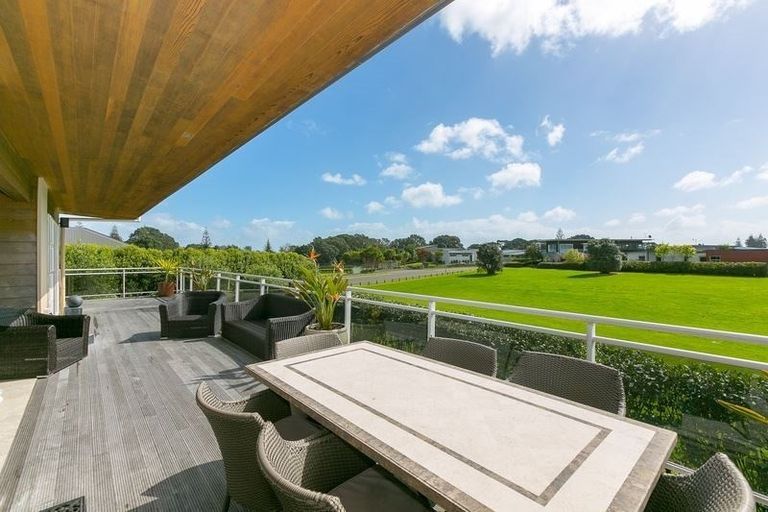 Photo of property in 3 Sampson Avenue, Waiwhakaiho, New Plymouth, 4312