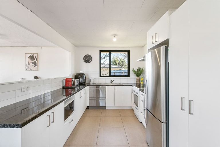 Photo of property in 6 Cameron Place, Ranui, Auckland, 0612