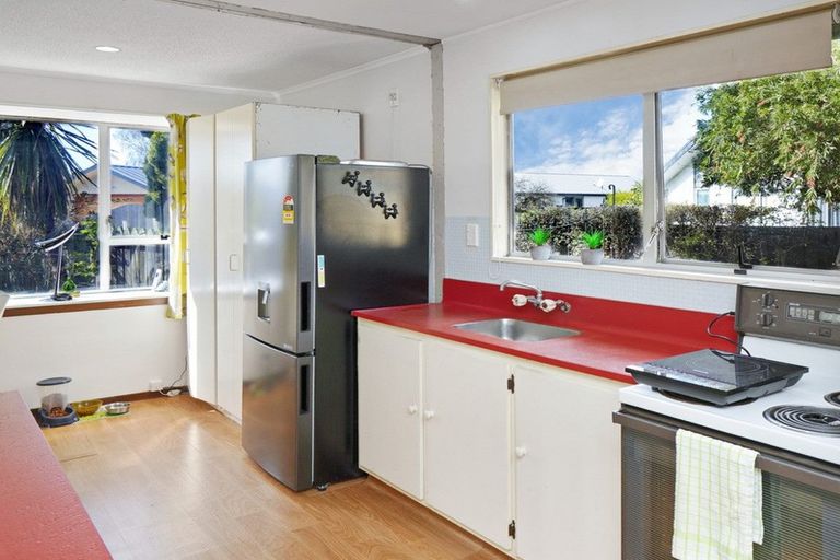 Photo of property in 6 Betula Place, Parklands, Christchurch, 8083