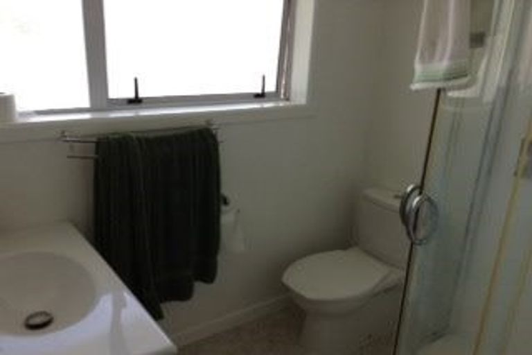 Photo of property in 5 Amberley Avenue, Te Atatu South, Auckland, 0610