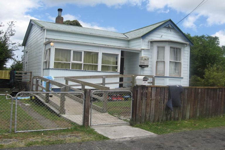 Photo of property in 37 Gibson Street, Aramoho, Whanganui, 4500