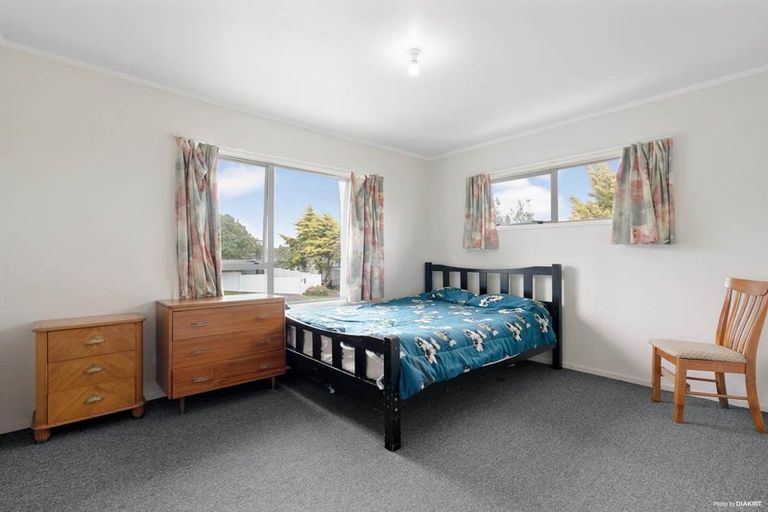 Photo of property in 34 Cedar Heights Avenue, Massey, Auckland, 0614