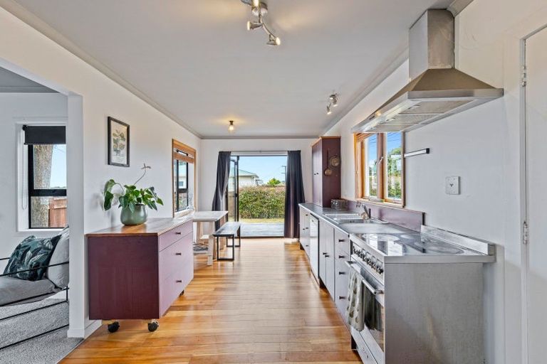 Photo of property in 13 York Crescent, Westown, New Plymouth, 4310