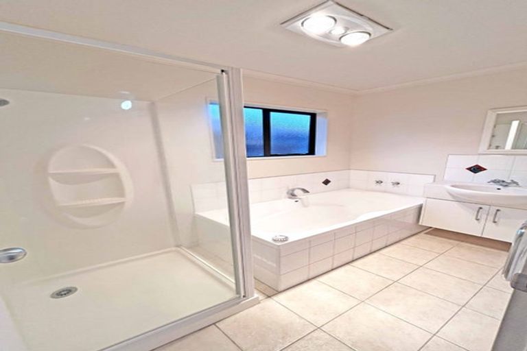 Photo of property in 1 Strathmore Drive, Rototuna, Hamilton, 3210