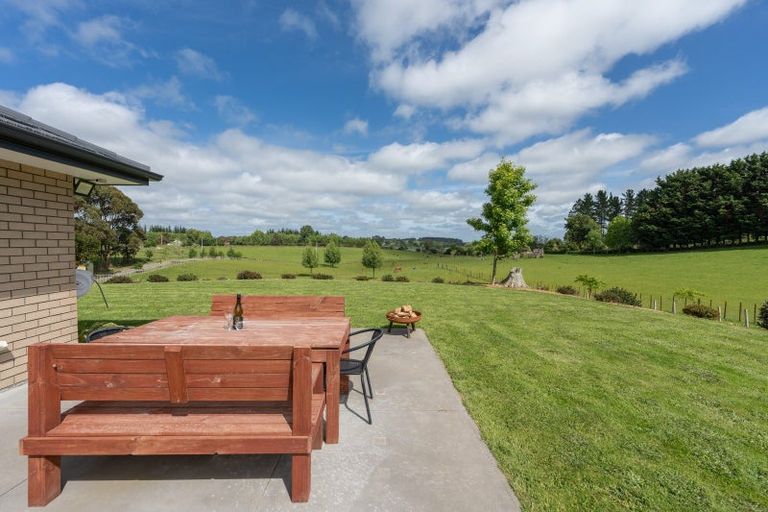 Photo of property in 29 Vogel Street, Halcombe, Feilding, 4779