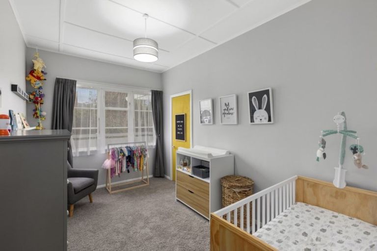 Photo of property in 114 Cambridge Terrace, Fairfield, Lower Hutt, 5011