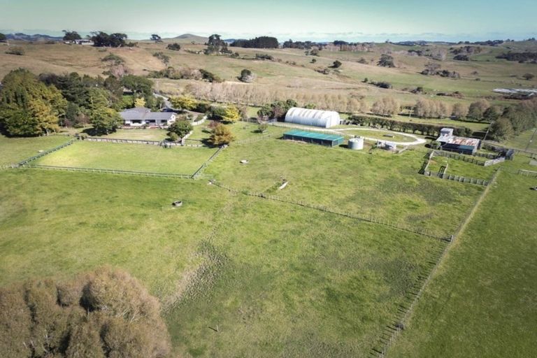 Photo of property in 4 Horniblow Road, Matakohe, 0594