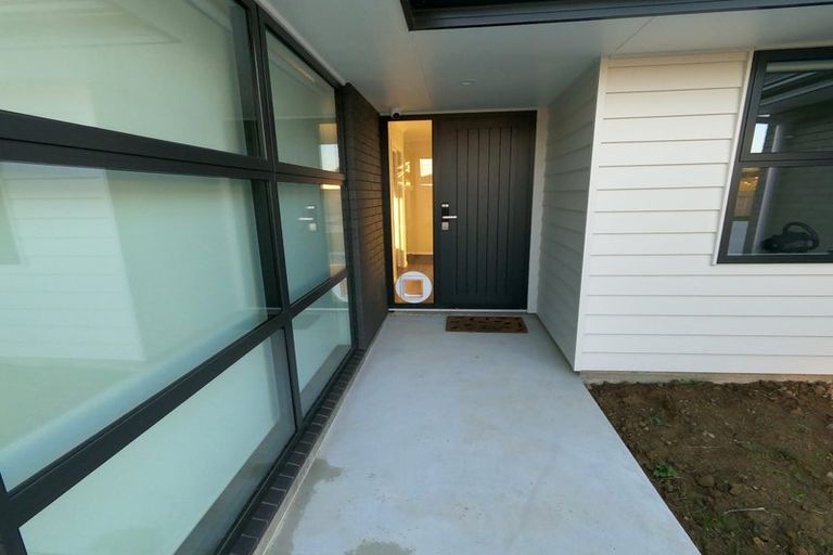 Photo of property in 90 Johnstone Drive, Fitzherbert, Palmerston North, 4410