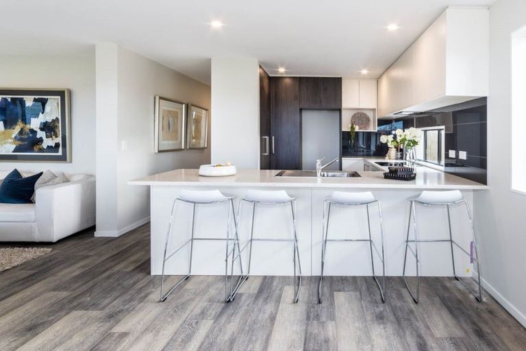 Photo of property in 15 Irving Place, Hobsonville, Auckland, 0616