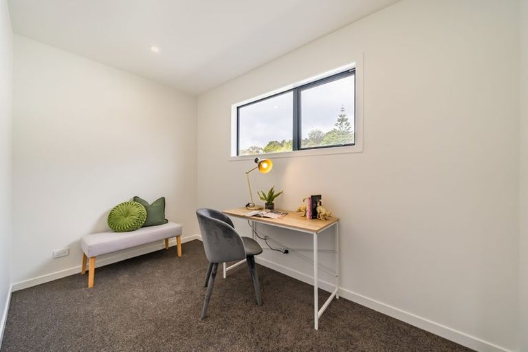 Photo of property in 47c Heretaunga Square, Silverstream, Upper Hutt, 5019