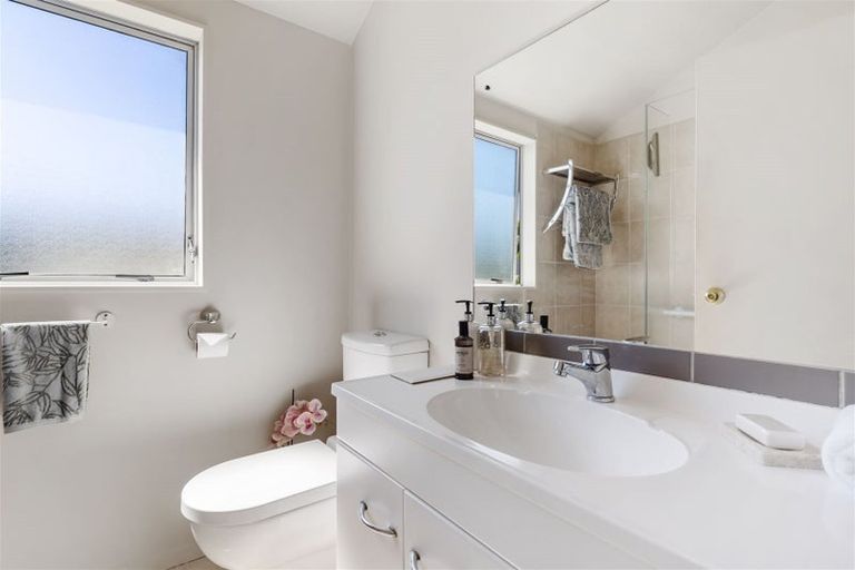 Photo of property in 2b Hall Avenue, Mangere, Auckland, 2022