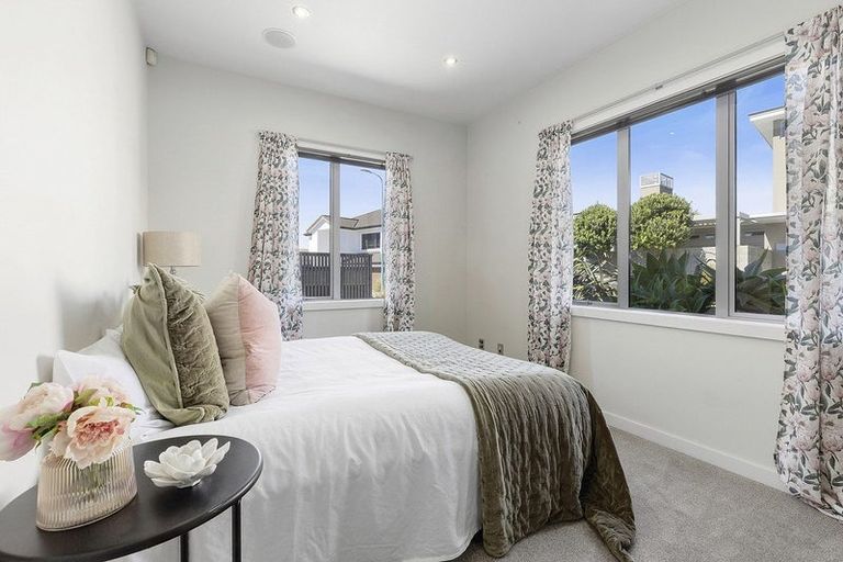 Photo of property in 62 Saint Ives Drive, Camborne, Porirua, 5026