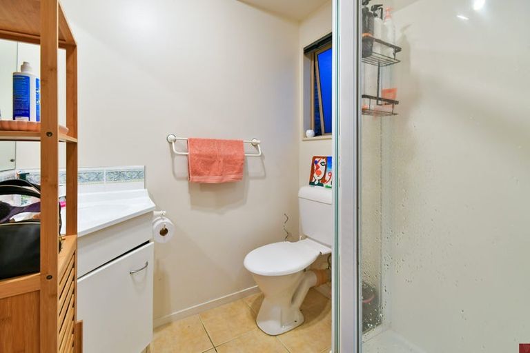 Photo of property in 22 Carisbrook Crescent, Papakura, 2110