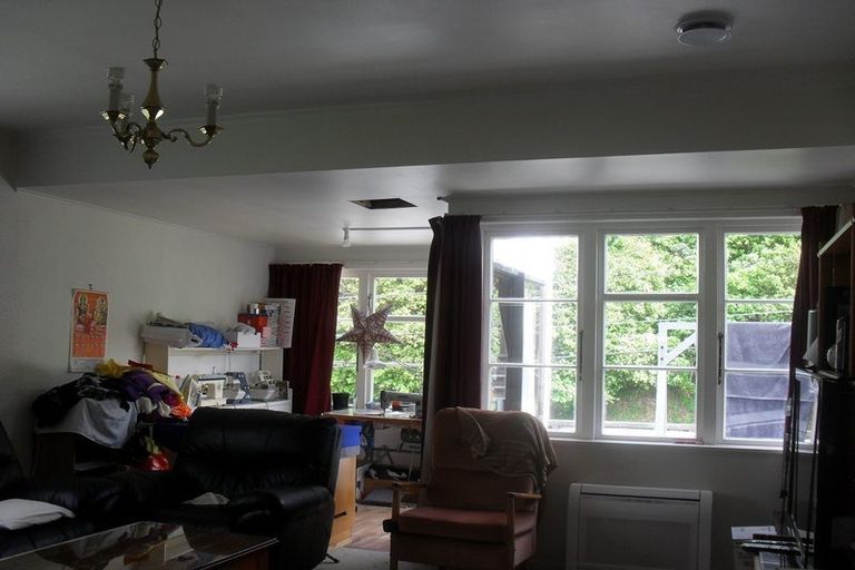 Photo of property in 38 Sunshine Avenue, Karori, Wellington, 6012