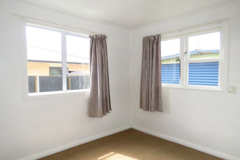 Photo of property in 35 Queen Street, Westport, 7825