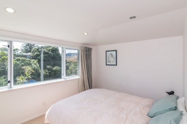 Photo of property in 8 Te Miti Street, Paekakariki, 5034
