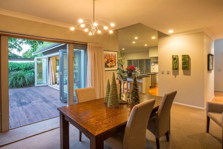 Photo of property in 2 Pastoral Lane, Hokowhitu, Palmerston North, 4410