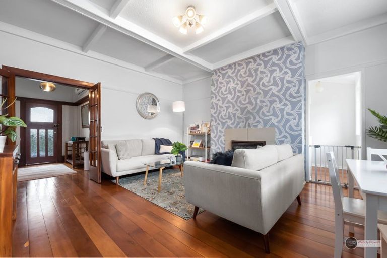 Photo of property in 17 Collingwood Street, Waterloo, Lower Hutt, 5011