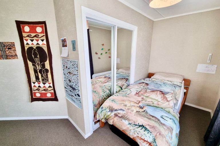 Photo of property in 146 George Street, Stokes Valley, Lower Hutt, 5019