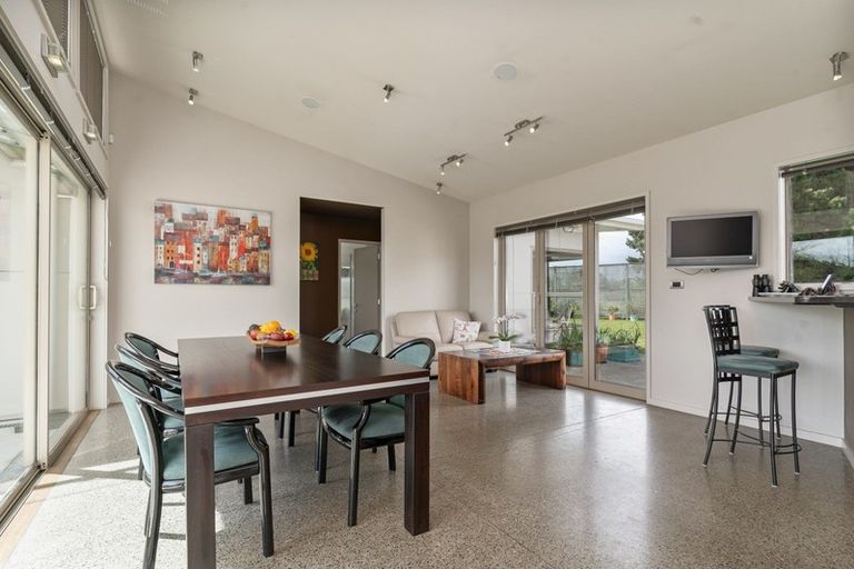 Photo of property in 18 Campbell Drive, Martinborough, 5711