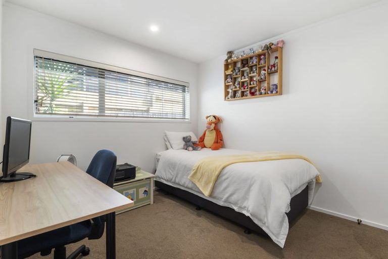 Photo of property in 127 Oaktree Avenue, Browns Bay, Auckland, 0630