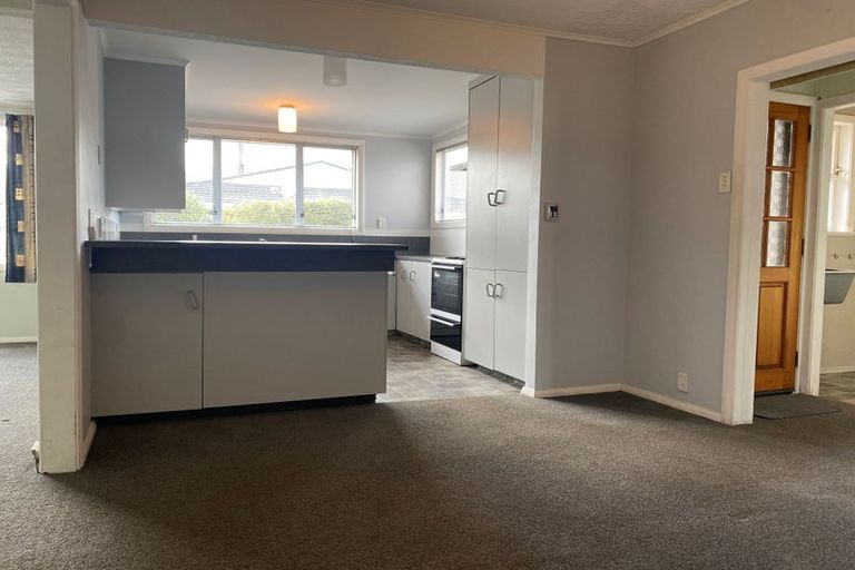 Photo of property in 9b Whites Line West, Woburn, Lower Hutt, 5010