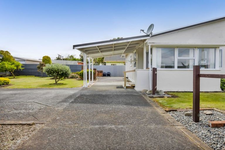 Photo of property in 124 Weraroa Road, Waverley, 4510