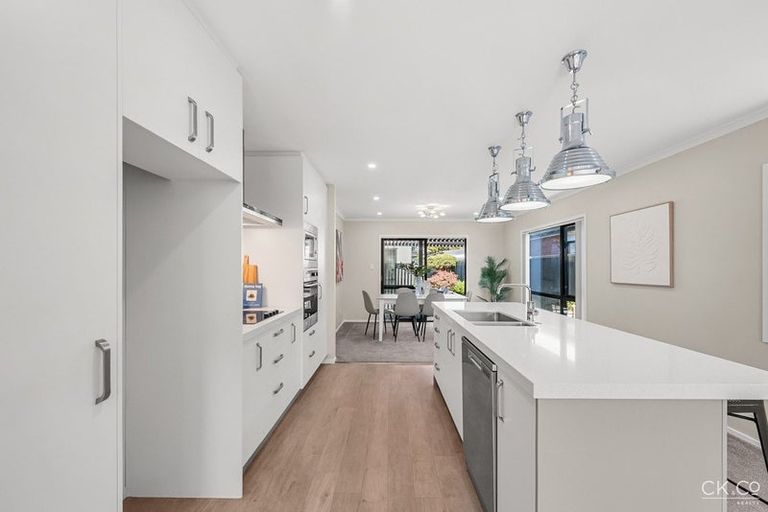 Photo of property in 15 Te Kaeaea Crescent, Wallaceville, Upper Hutt, 5018