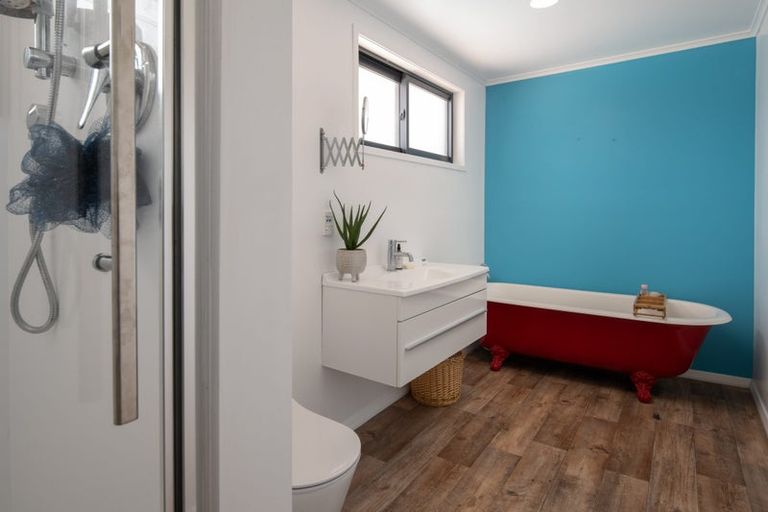 Photo of property in 2 Neal Road, Rarangi, Blenheim, 7273