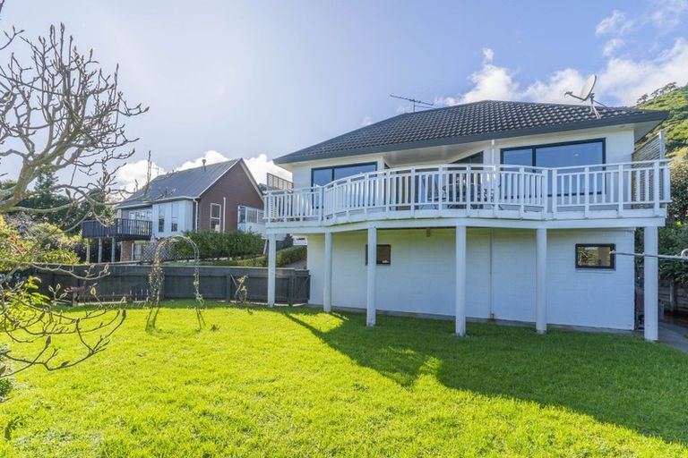 Photo of property in 11 Kea Street, Waikanae, 5036